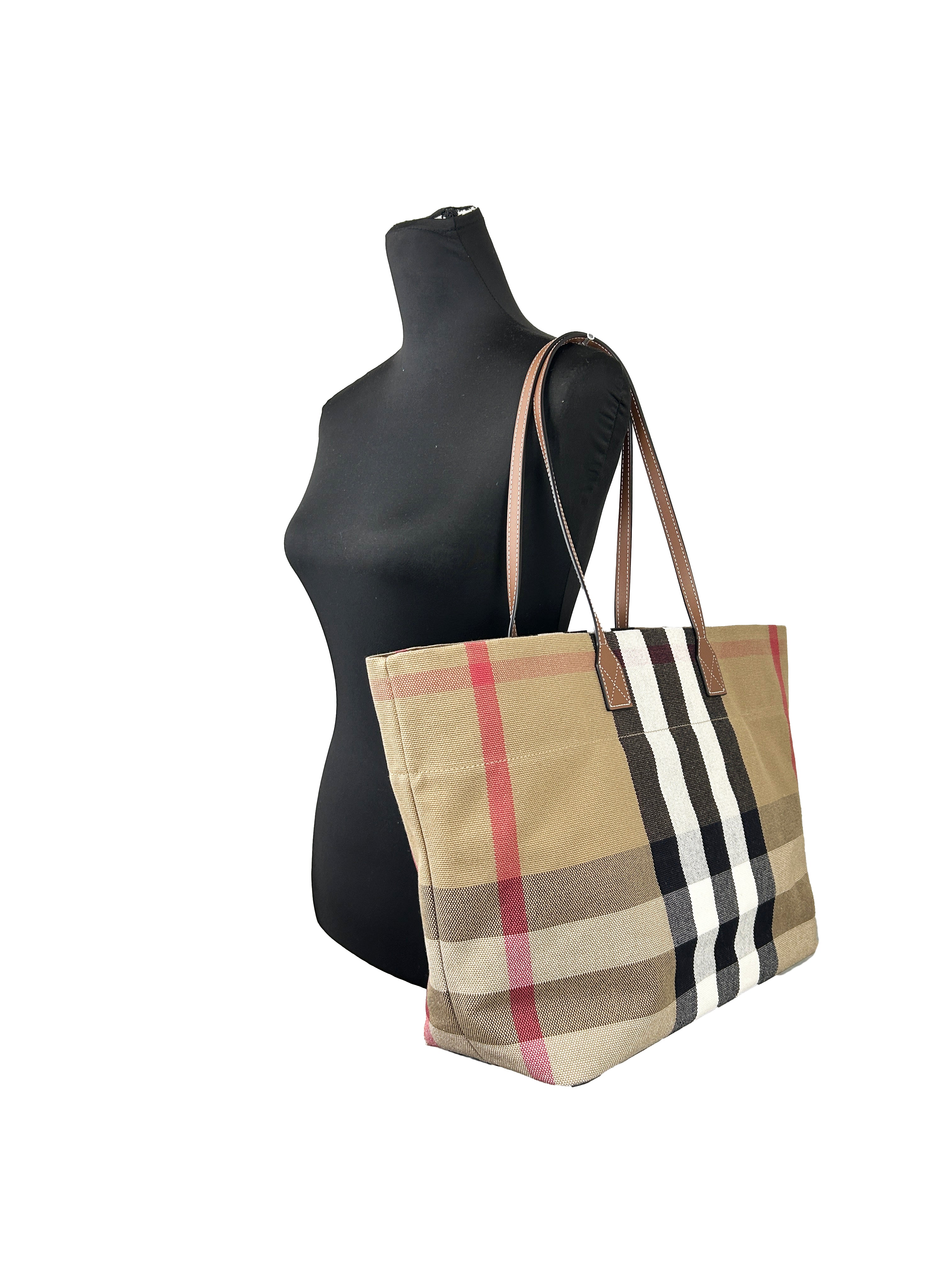 Burberry Medium London Check Tote Bag Purse – handmethebag.com