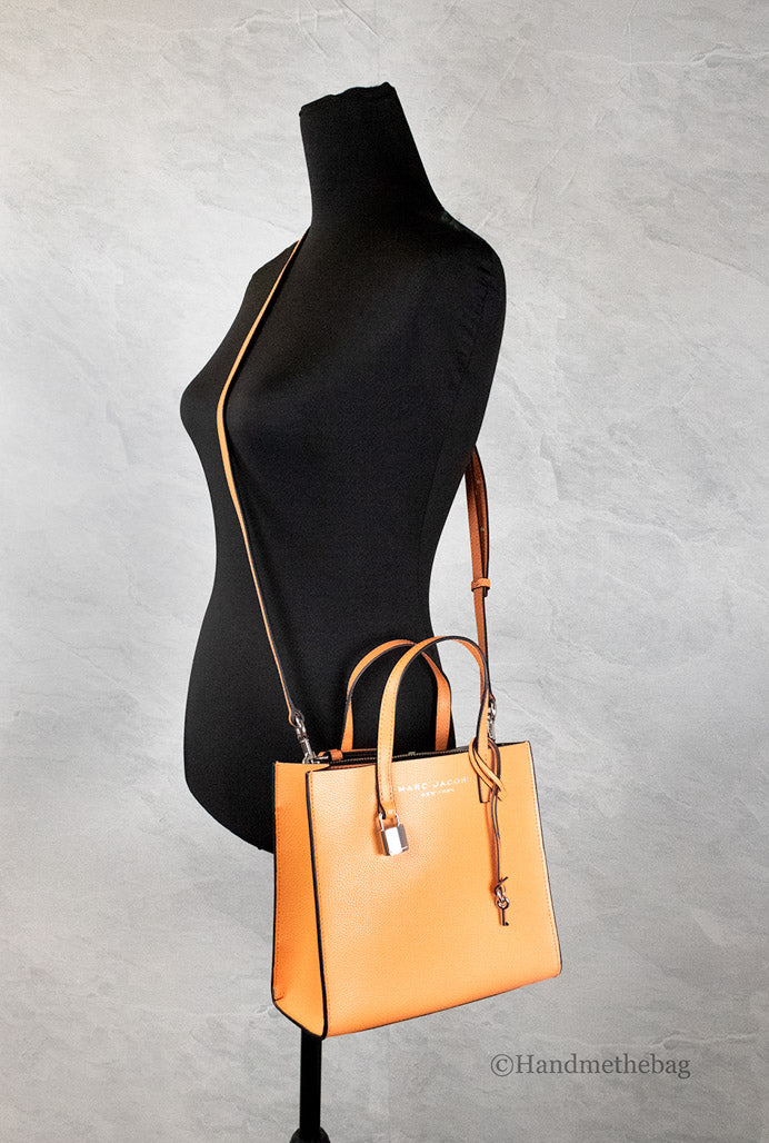 marc jacobs grind melon tote on mannequin
