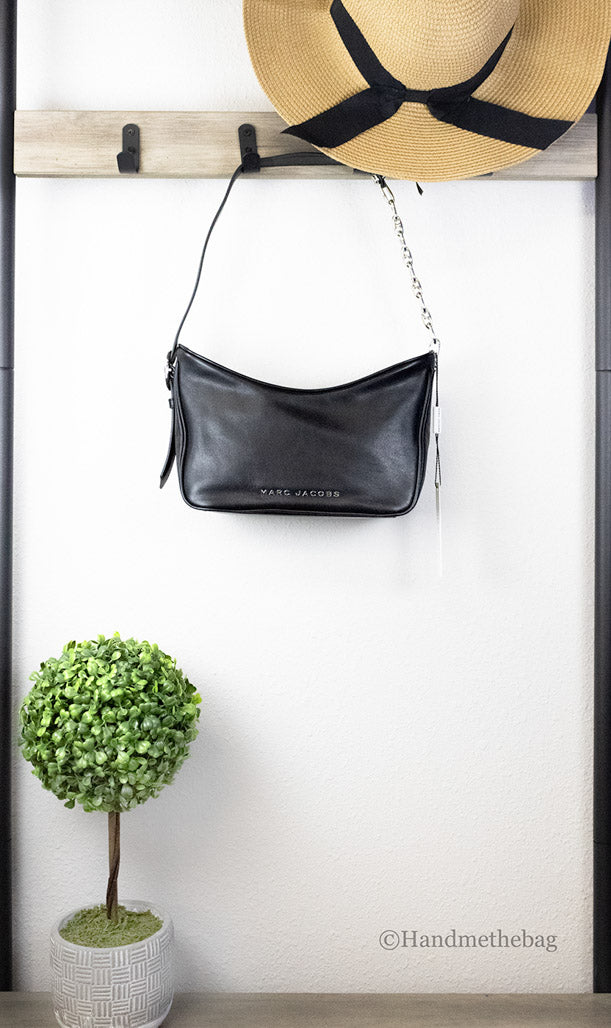 marc jacobs tempo black shoulder bag hanging