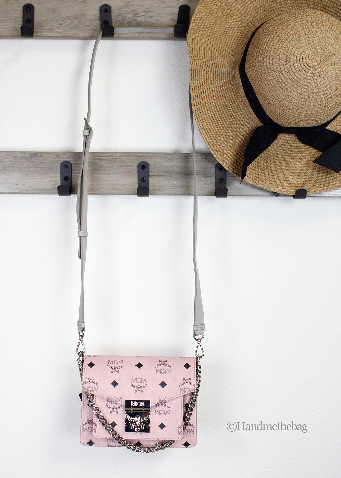 バッグ・カバンその他 Mcm Crossbody bags Pink Medium Crossbody Pouch in Visetos Original Pink | MCM ®US