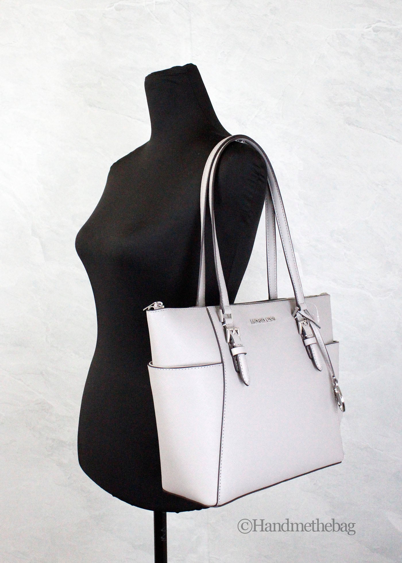 MICHAEL Michael Kors Women's Large Raven Shoulder Tote, Pearl Grey, One  Size : Amazon.in: Shoes & Handbags