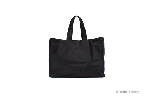 burberry trench black econyl tote back on white background
