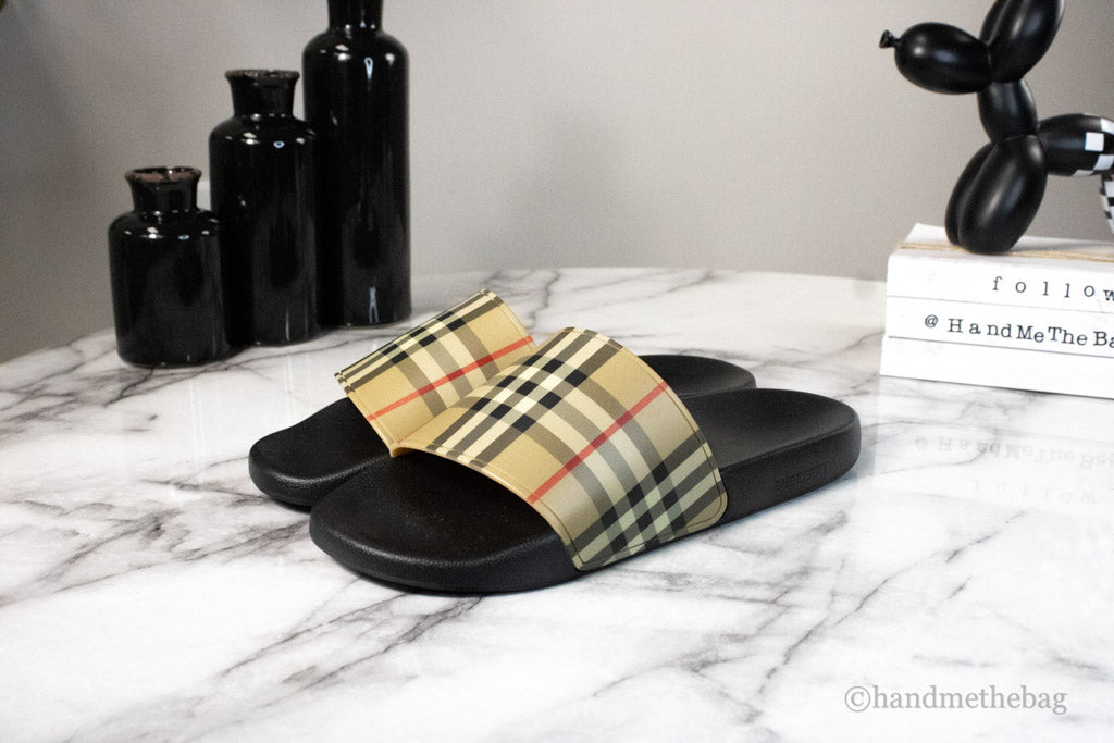 Burberry vintage shops check slides