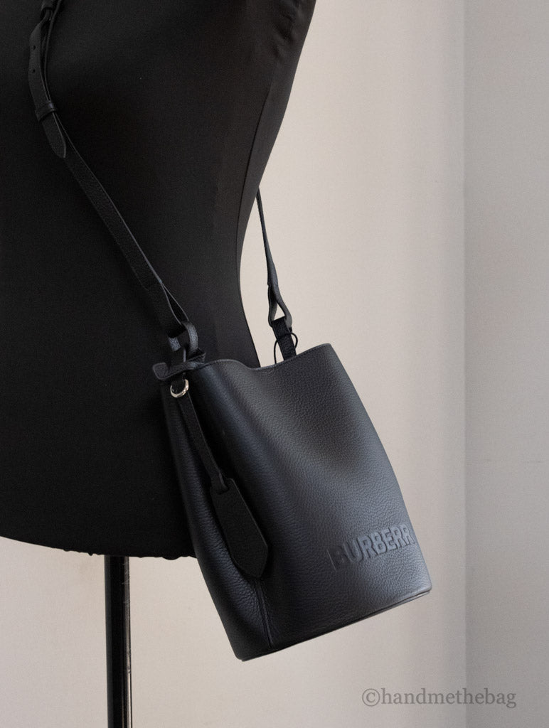 burberry lorne small black bucket on mannequin